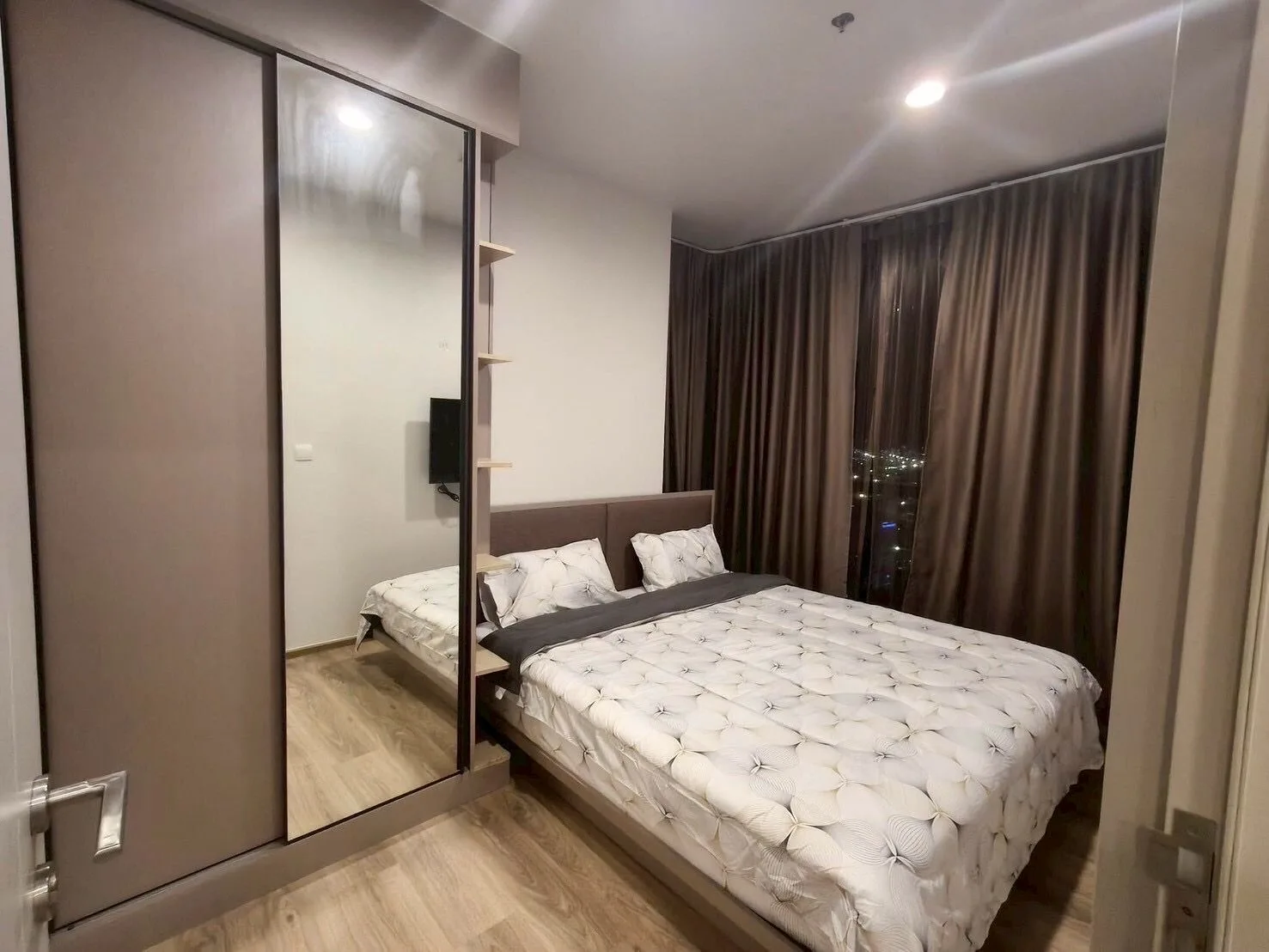 ให้เช่า Oka Haus 2 ห้องนอน 2 ห้องน้ำ ขนาด 50 ตร.ม. ชั้น 37 วิวแม่น้ำสวย view 2