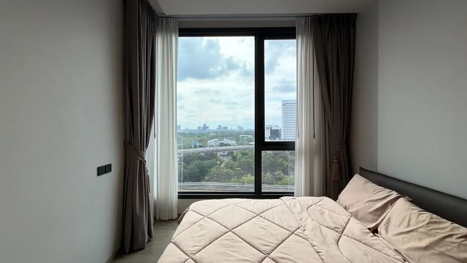 ให้เช่า คอนโด The Crest Park Residences view 3